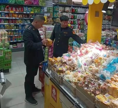 永新縣市場監管局開展春節前食品安全專項檢查，保障食品經營安全