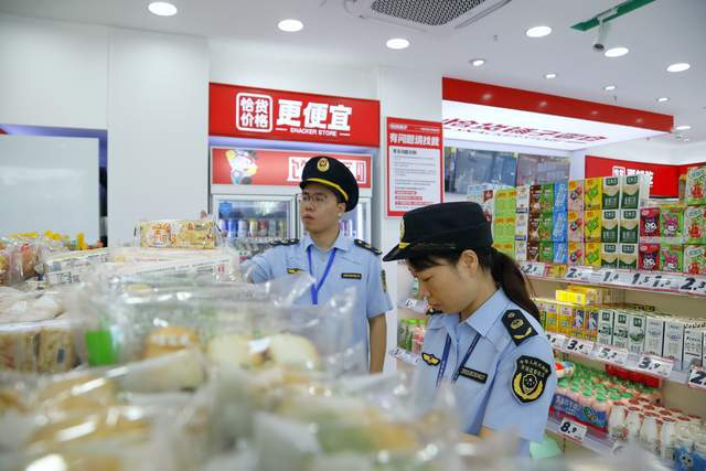 南寧市市場監管部門開展校園周邊食品安全專項檢查